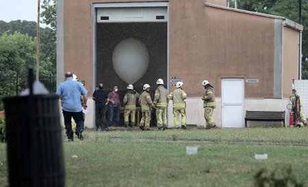 İstanbulda Meteorologiya idarəsini ildırım vurdu - FOTO