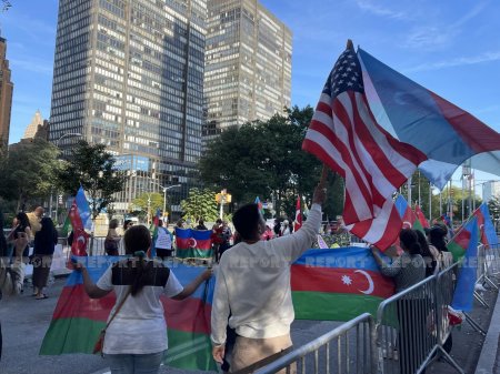 ABŞ-da azərbaycanlılar BMT-nin binası qarşısında etiraz aksiyası keçirib - FOTO