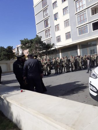 Nəsimi rayonunda Zəfər günü münasibəti ilə səhidlerin  adina parkin acilisi olmus ve ağacəkmə aksiyası keçirilib