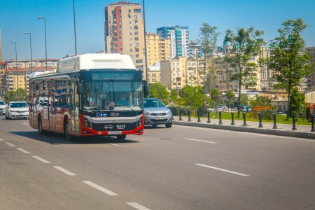 Bu gündən bu avtobusların hərəkət istiqaməti dəyişib