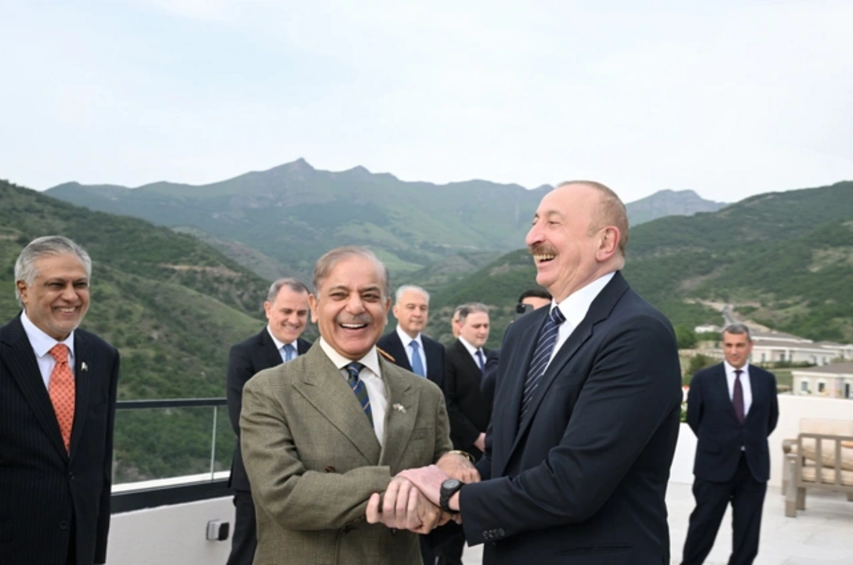 Şahbaz Şərif Laçında İlham Əliyevlə görüşündən yazdı