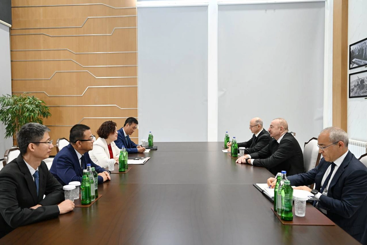 İlham Əliyev Mingəçevirdə Çen Qianqı qəbul edib